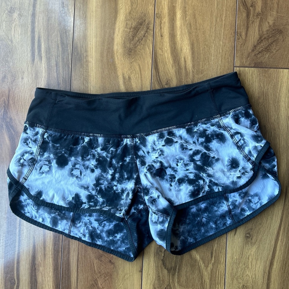 Lululemon low rise mini speed up shorts size 4
